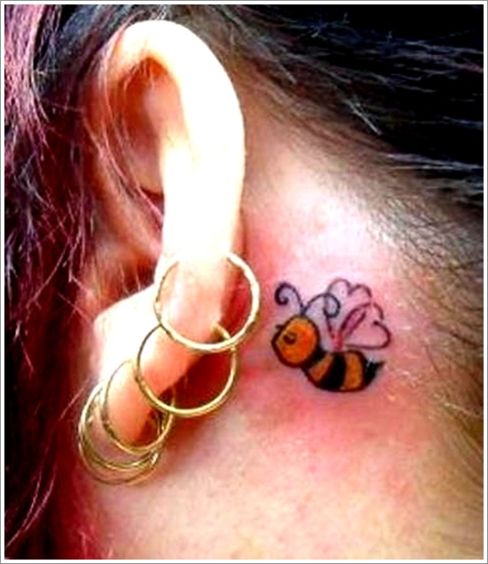 52 Ideas para Tatuajes de Abejas con Significado 37