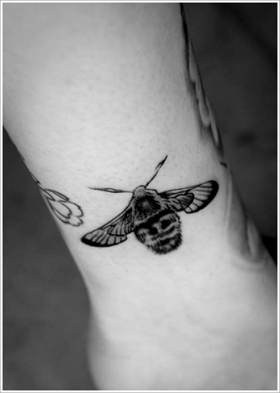 52 Ideas para Tatuajes de Abejas con Significado 30