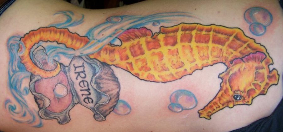 69 Ideas para Tatuajes de Caballitos de mar (+ Significado) 26