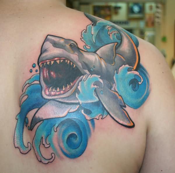 82 Mejores Tatuajes de Tiburones con Significados 46