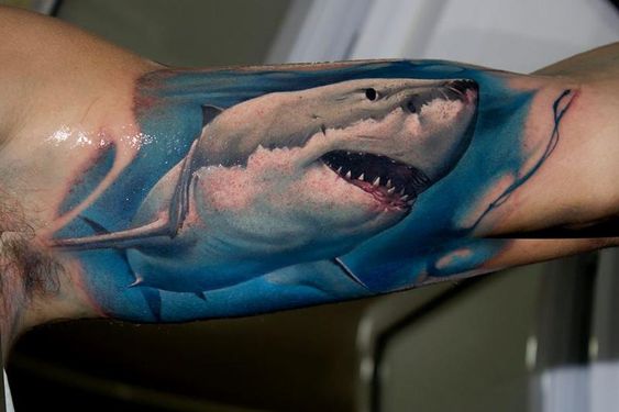 82 Mejores Tatuajes de Tiburones con Significados 28