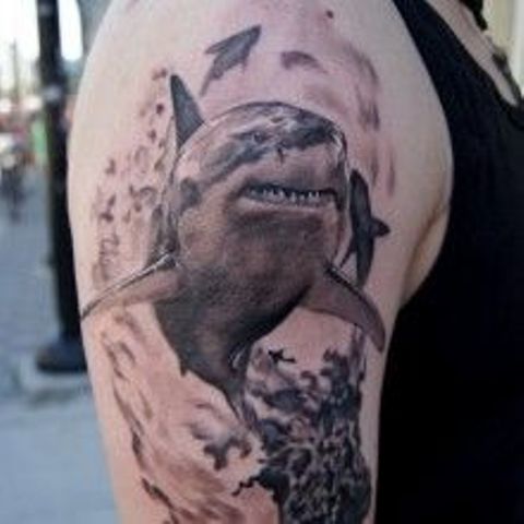 82 Mejores Tatuajes de Tiburones con Significados 30