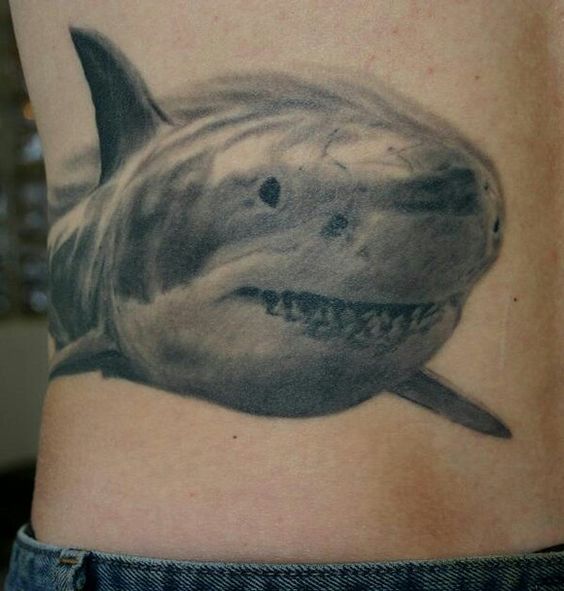 82 Mejores Tatuajes de Tiburones con Significados 32