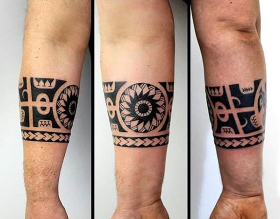 Tatuajes de brazaletes: un accesorio para siempre 54