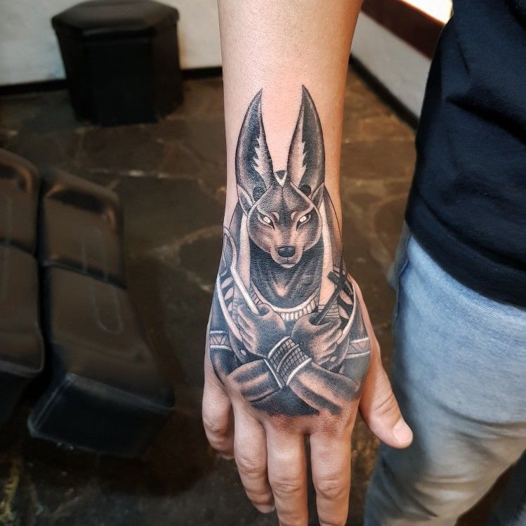 Tatuajes de Anubis: protector de los muertos 19