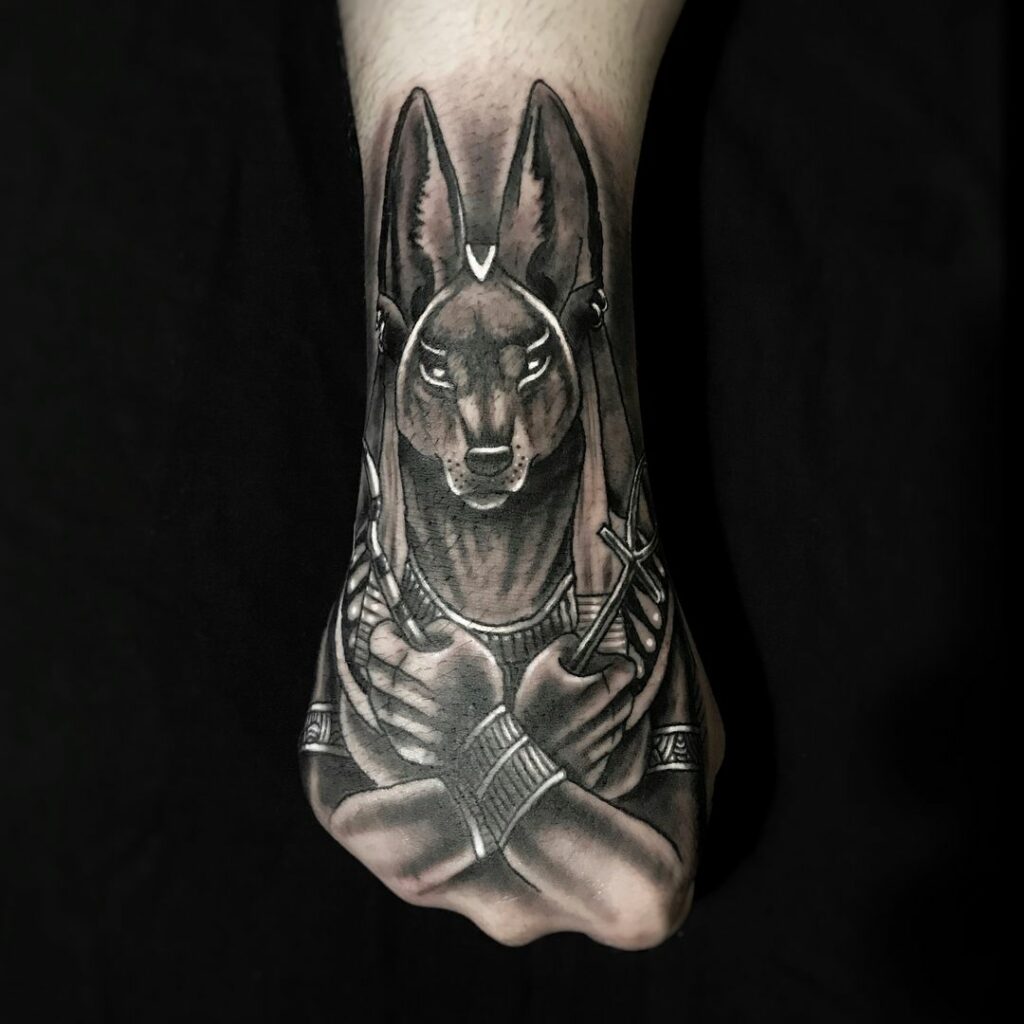 Tatuajes de Anubis: protector de los muertos 21