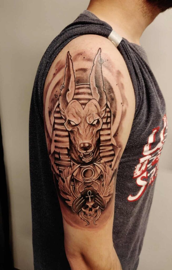 Tatuajes de Anubis: protector de los muertos 5