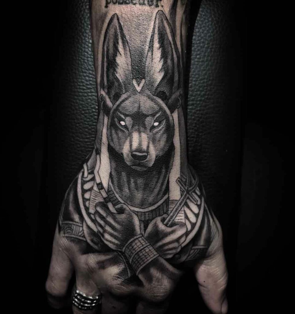 Tatuajes de Anubis: protector de los muertos 32