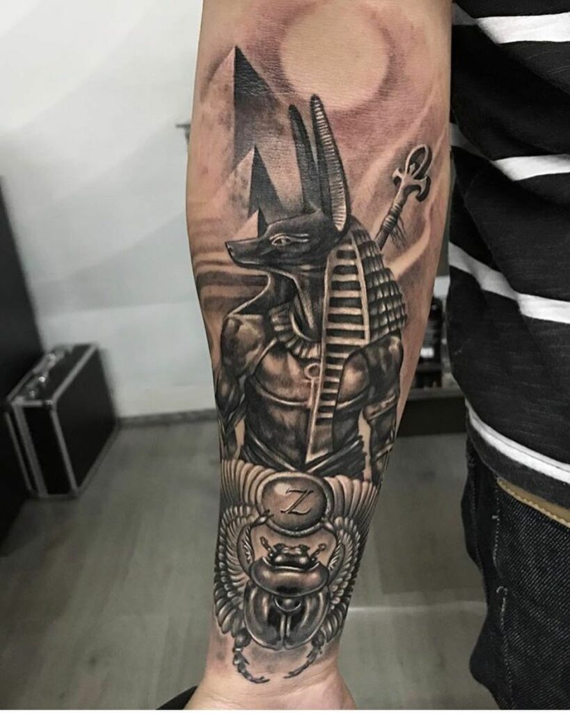 Tatuajes de Anubis: protector de los muertos 39