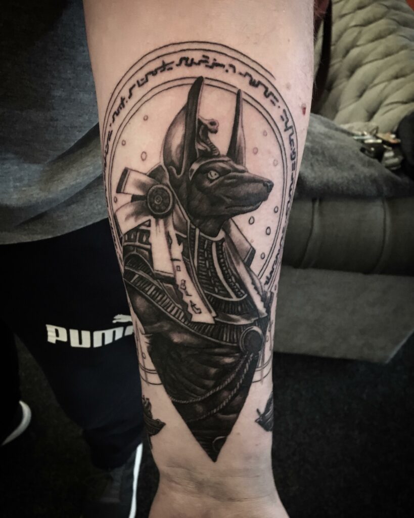 Tatuajes de Anubis: protector de los muertos 42