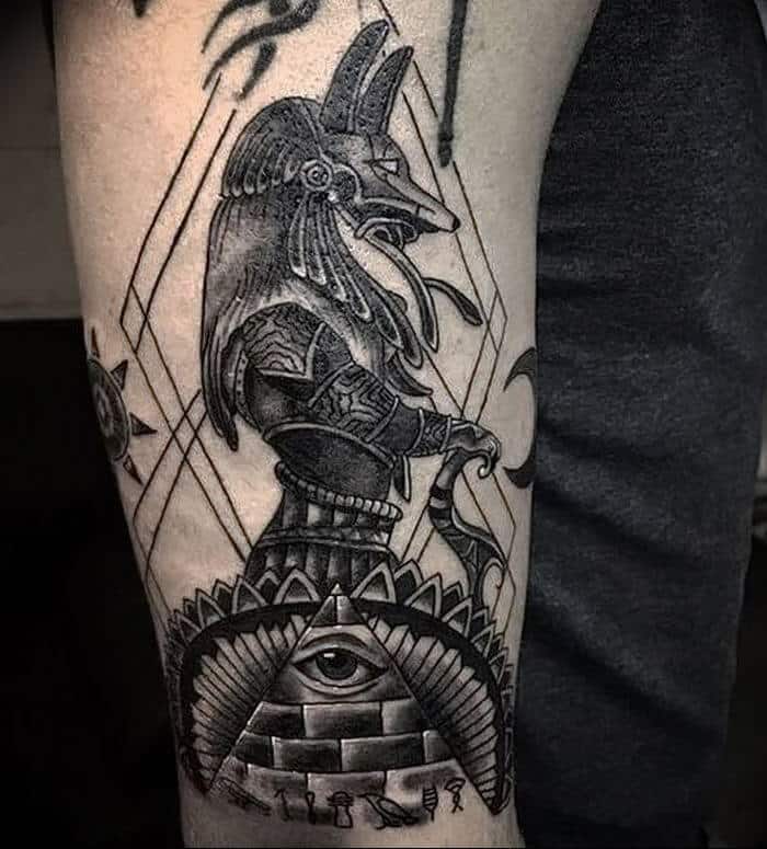 Tatuajes de Anubis: protector de los muertos 49