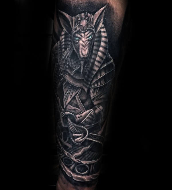 Tatuajes de Anubis: protector de los muertos 53